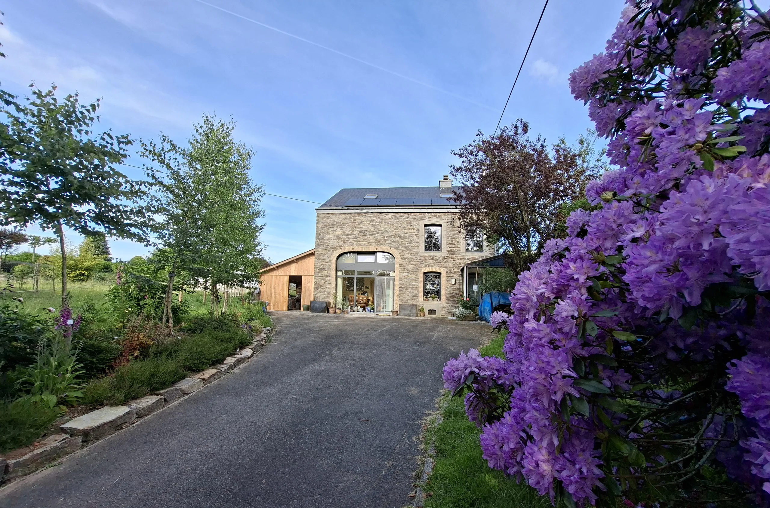 Notre vieille maison en pierre restaurée, au cœur de l'Ardenne belge dans la vallée de la Semois